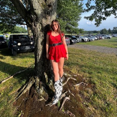 Valshelton16's profile picture. 