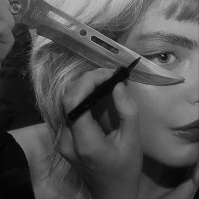 CMaureem31997's profile picture. ❝ I use sarcasm because murder is not legal ❞