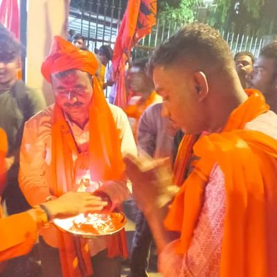 ||Engineer || Mumbai University || RTI Activist || VHP- बजरंग दल (ओशिवरा जिला) || गोरक्षाप्रमुख ||