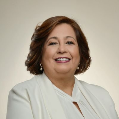 Mamá, esposa, médica, senadora por el Frente Guasu. Exministra de Salud (2008-2012). Salud pública gratuita y de calidad para todos y todas.