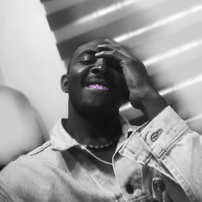 iamtheluckyyone's profile picture. Yellow cef🎗