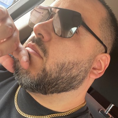 governoryayo's profile picture. you only live once