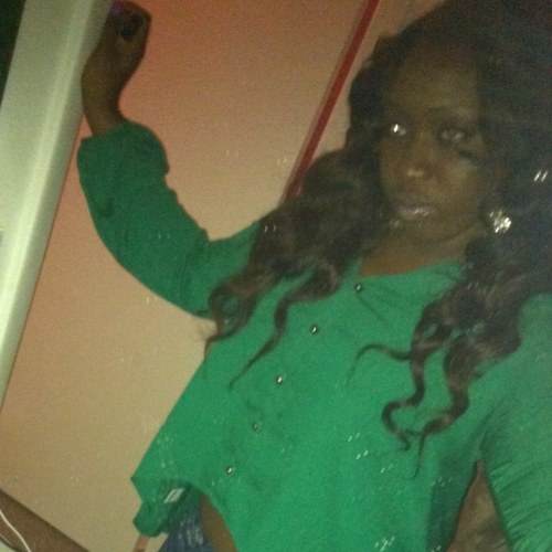 Epikbeautii's profile picture. intelligent, real, and too complex to put into words, judgement free but extremely opinionated... ambitious, and too 'saditty' to settle for less :)