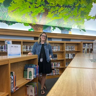 Teacher Librarian at @OPSDundee Former 3rd grade teacher. OTL for Omaha Public Schools. #ITL cohort member. #CommonSenseEducator. Reader. Coffee Fan. She/Her