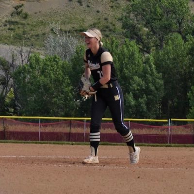 kalythomas's profile picture. maine softball #24 #os14💜