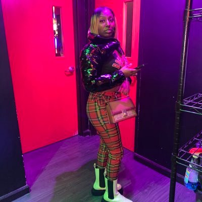 _Sueeeeeeee's profile picture. DRINK WATER, MIND MY BUSINESS AND LAUGH AT EVERYTHING♐️