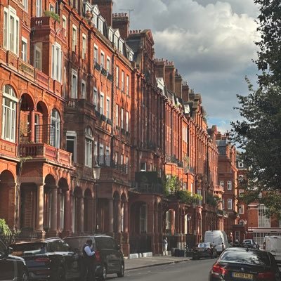 lapleinelune4's profile picture. 