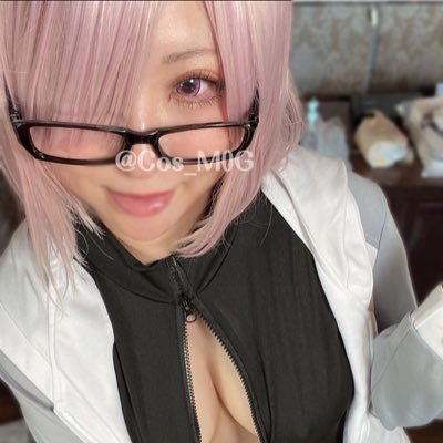 えっちなコスプレしてた人🐰もぐファンティア→ https://t.co/hRihDWLgWJ 新作、えっちな作品はここにあるよん✌️
