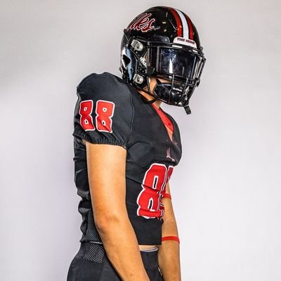 God First! 
TE, DE, LONG SNAPPER for Burleson High School Football | Class of 2024 | 6'3 | 3.9 GPA | 4.6 40yd Dash | #88 | Contact: kpstarks1202@gmail.com