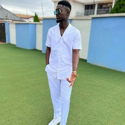 Welcome To My Official Twitter Handle @dasilvasarkcess
God❤️
Sarkodie👑
Real Madrid❤️
C.E.O Cut & Stich 👕👖👗👚✂