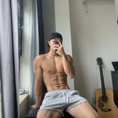 I am a personal fitness instructor and like to share fitness knowledge.Tiktok:@geared77