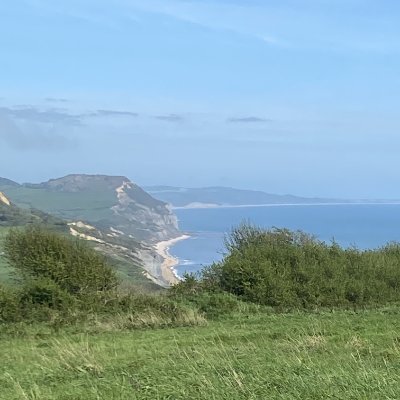 A place to relax. GTBS Gold. Perfectly positioned between Lyme Regis & Charmouth, on the Jurassic Coastal path. Outdoor heated pool, great food, warm welcome.