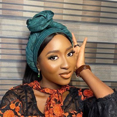 JoewithaTee's profile picture. Saved by grace through faith ✨. She absolutely loves to laugh. Lover of good music 💕