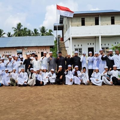 Orang yang senantiasa menjadi bisa. Maka moto hidupku adalah jadi orang baik yang serba bisa.