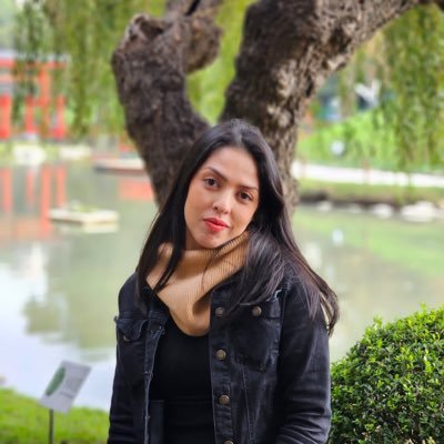 I love dealing, talking and meeting new people, with whom I could make new friends! I love animals, I like adrenaline, enjoying the good life and good drinks.
