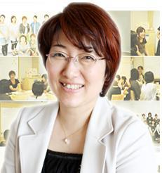 子育てコーチングCafe（通称：子コCafe）という子育て講座を主催しています。
現在パーソナルコーチング他、企業・官公庁研修や母親向け・教員向け、人材育成・コーチング（子育てを含む）・コミュニケーション・タイムマネジメント・自己実現等の講師業を行っています。
イキイキママを一人でも多く生み出します。
