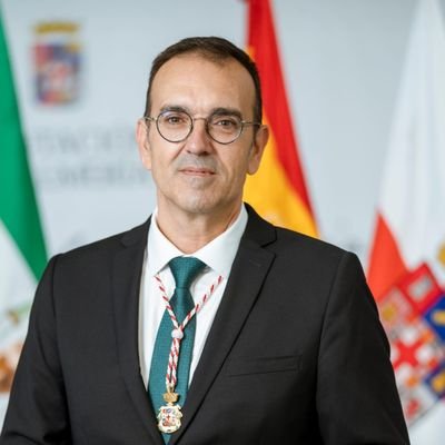 Concejal de VOX en el Ayto de Huércal de Almería y portavoz de VOX en la Diputación de Almería. Unicamente los peces muertos nadan con la corriente.