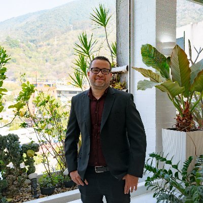 Profesional Inmobiliario e Inversionista🕌🏠
Comparto información actualizada sobre las últimas tendencias inmobiliarias y tecnológicas a nivel mundial 📚💻