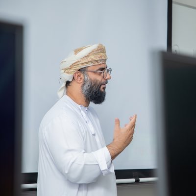 مدير تقنية معلومات، استشاري ومدرب تقنيات حديثة، شريك مؤسس @CodeAcademy_om، متحدث جمهوري، علم وتحليل بيانات