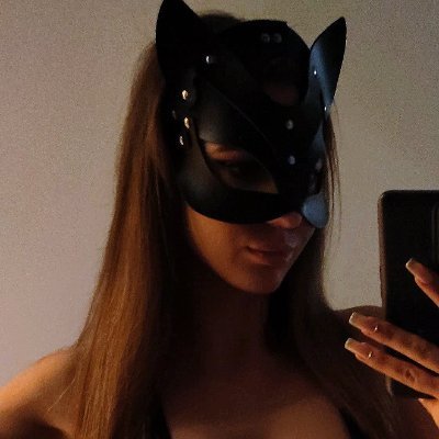 Hi, I'm from Poland. I will show you my world of pleasure. 🥵