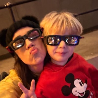 TeamColleenn's profile picture. Unapologetic Colleen Ballinger stan, standing strong in my belief of her innocence. ‼️🤍