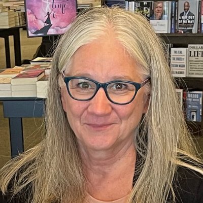 Author of @SecretSeattleBk. Luxury travel blogger at @TravelingwithMJ. I love travel, food & wine, a good book, and my Siamese cat. #SATW member.