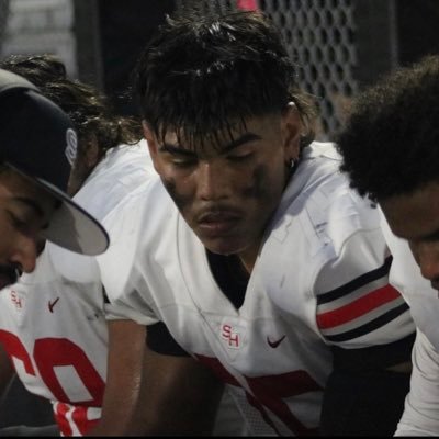 75AngelR's profile picture. 17yr/CO2025/4.3gpa/SAT: 960/260lbs/LT ,LG,T,DE/ Bench:325, Squat:420, Deadlift: 465/ 40-Ydash:5.05/ South Houston Football/kuppalol999@gmail.com/832-398-3067