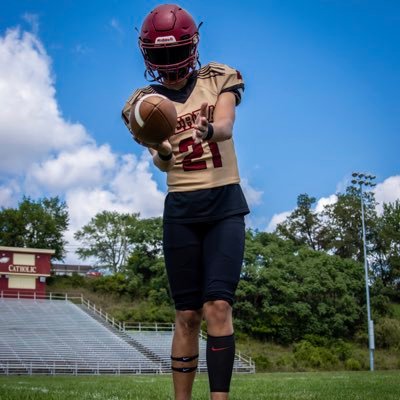 6,0 180lbs • K/P/QB• HKA and Kohls 3.5⭐️• Psalms 118:24✝️ • Serra Catholic High School 🦅 Pittsburgh (PA) •2025• WPIAL CHAMP🏅•3.9 GPA✏️📚•📱412-360-5147