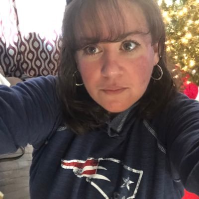 Wife, Mother of 3 kiddos + a bonus son, College Student, Caretaker, and a GiGi who love her PATRIOTS 🏈