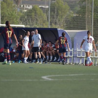 Maestro Educación Física,
Entrenador Técnico Deportivo Superior.
Ex Levante UD,UB.Conquense Femenino , Fundación Albacete B Femenino (Grupo 4 Nacional)