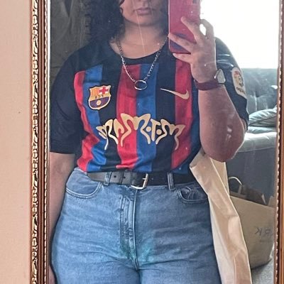 22 . enfp . interests all over the place . they/them . i also like football (sorry) arsenal + barcelona 🤍