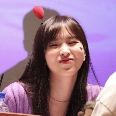 i'm just like chaeyoung cause i fold so fast when it comes to mina. district 6 and district 8 enthusiasts // OT9 forever 🫶 loves editing michaeng vids.