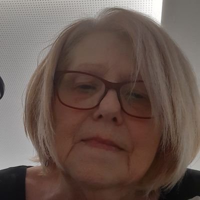 Begeisterte Großmutter , Notfallsani in Pension. Österreich wurde meine 2. Heimat .Seit 55 Jahren Sozialistin