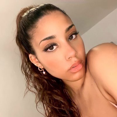 Goddesstracy145's profile picture. DM me if you're  interested to be owned as my Slave and collar and get controlled by me into the most beautiful BDSM lifestyle• $48 tribute to speak •Venmo