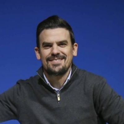 Perfil personal.Director general de Jóvenes y Deportes de la Junta de Extremadura.Entrenador UEFA PRO exfutbolista profesional