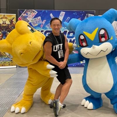 吉本興業でトリオでお笑い芸人やってます🔥大阪市中央区住みます芸人。デジカの事メインでたまにベイブレードX専用のアカウント‼️無言フォロー大歓迎、リフォローさせてもらうポゥ🔥GAO67位、チャレカ優勝1回 、エボカ優勝3回 #デジモン #デジモンカード #デジカ #ベイブレードX 芸人垢→@F4S_ohta