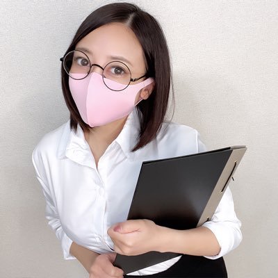 普段は学校の先生👩🏫💗 学校にバレたら辞めます...🤫︎ 毎日更新✍️💭 フォロワーさん5万人目標💪🏻✨