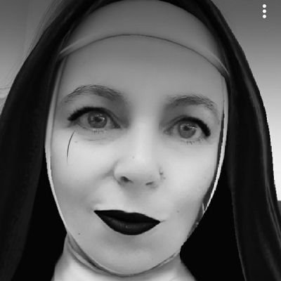 paulanave1's profile picture. conhecimento é saber que o tomate é uma fruta. Sabedoria é não o colocar numa salada de frutas.