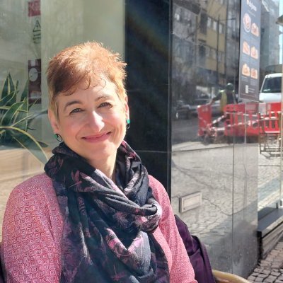 Speech and language therapist, senior lecturer, PhD candidate. Social justice and inclusion, collaboration, bilingualism, devl language.