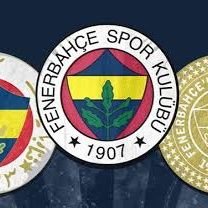 Geçmişten geleceğe
Her zaman ve her yerde
Bu sevda bitmez gönüllerde
En büyüksün FENERBAHÇE

Fenerbahçeye aşık
Eski bir futbolcu