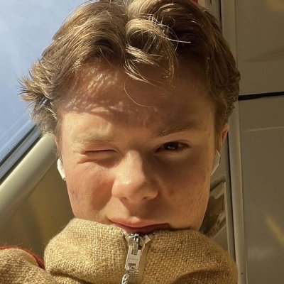 kityywhl's profile picture. young royals = 🏠