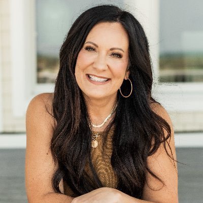 Pray With Lysa TerKeurst President and Chief Visionary Officer of Proverbs 31 Ministries. She is also a 6x New York Times' bestselling author of Good Bound