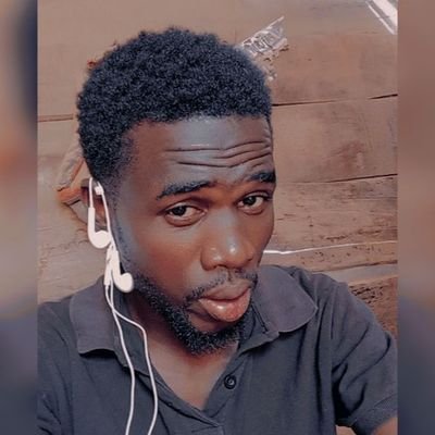 CEO Aratfootwears👣👣
A cerified teacher, a professional carpenter and furniture
A Christian by birth and conviction.
A Chelsea fan💙, music lover.