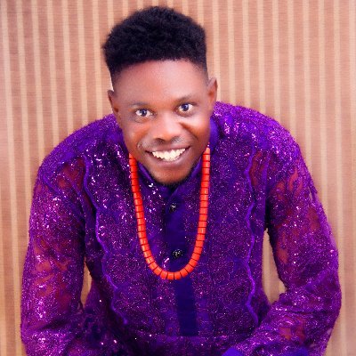 A comedian, skit maker and an Mc. @itswhitemoney lover.
