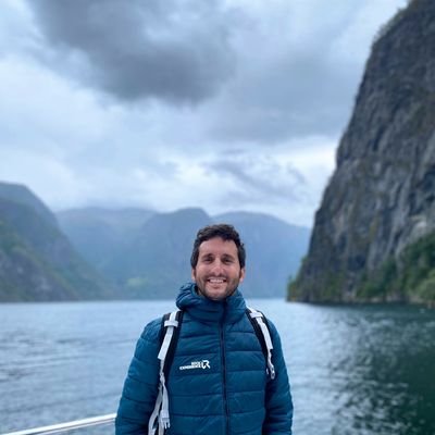 Ciències de l'Activitat Física i l'Esport a @UVic_CAFE. Professor Ed.Física a l'Ins. Mig-Món i professor associat a @uvic_ucc. Màster AF i Ed. a @UniBarcelona.