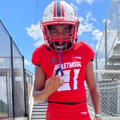 Ronald Thornton Middle School Football Basketball Track Pearland Hurricanes 🏈#LB/RB The WINGS track club 💨 Class of 2029 #Drea〽️BIG (BME 🦍 )