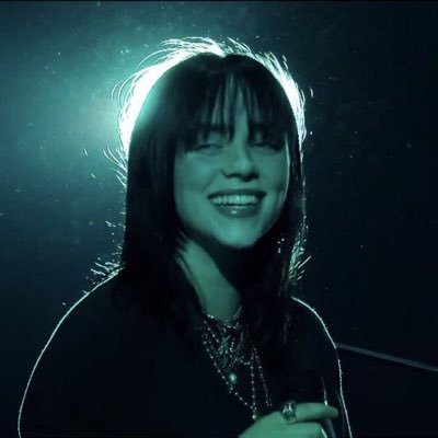 zzarisx's profile picture. ☄︎