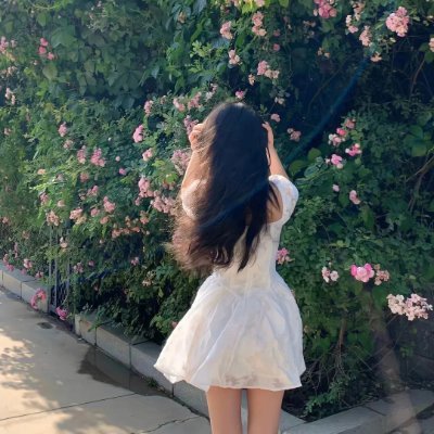 Nikol90498302's profile picture. Be cheerful and hopeful.