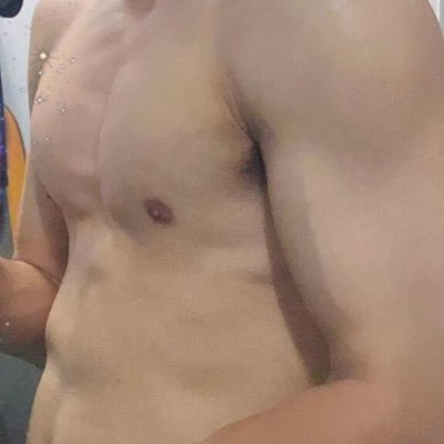 jjjjjjucker's profile picture. 北京 frot 磨枪 🐔17   🐧2198879409