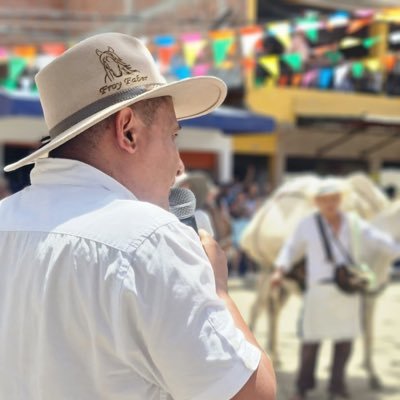 Exalcalde de Peque Antioquia - Licenciado en Educación Física - Especialista en Gestión Educativa.